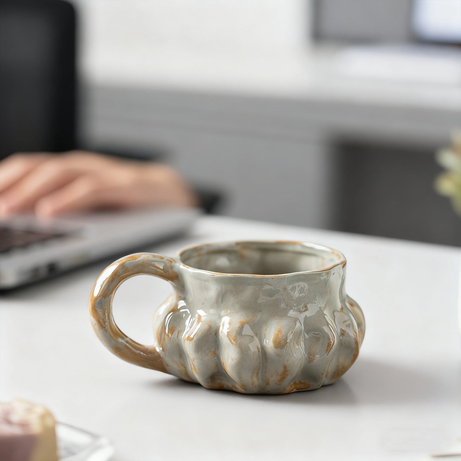 High-quality ceramic kiln-fired relief mug